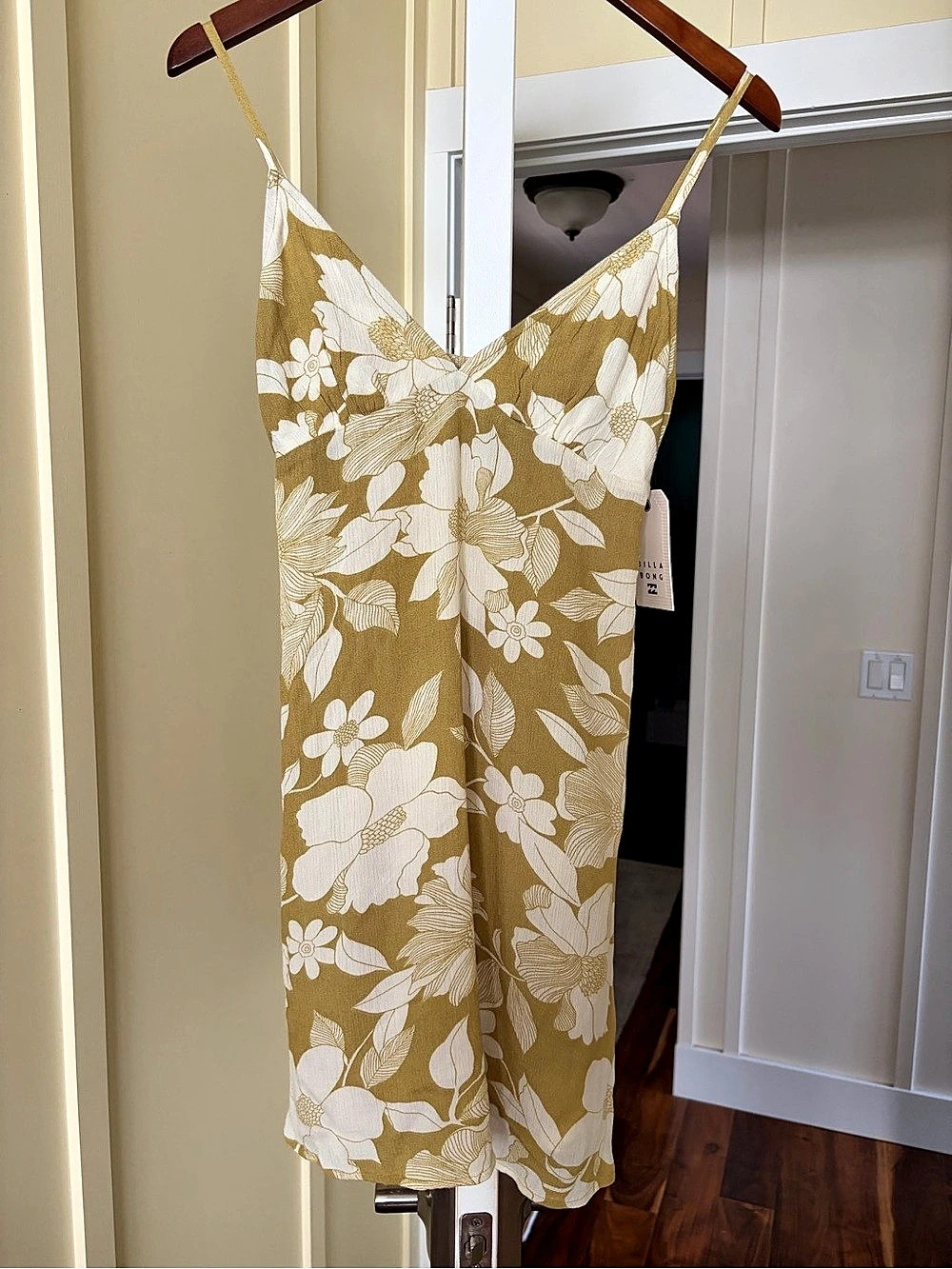Billabong Just Add Sun Floral Dress Size Small (8) NWT